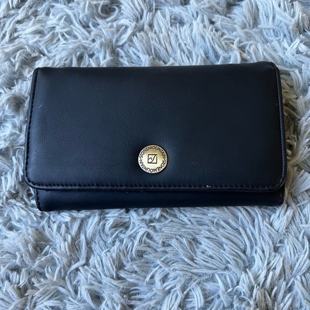 NWOT Stone Mountain Black Wallet with Gold Accent